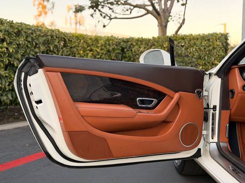 Used 2016 Bentley Continental GT image 21