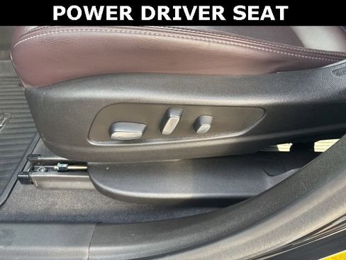 Used 2023 Cadillac XT6 Premium Luxury image 11