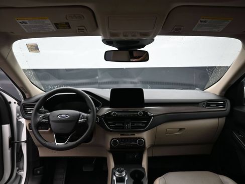 Used 2020 Ford Escape Titanium w/ Titanium Premium Package 2.0 AWD/4WD image 30