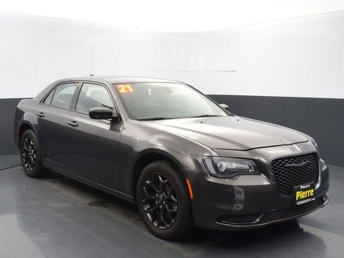 Used 2021 Chrysler 300 Touring w/ Sport Appearance Package image 3