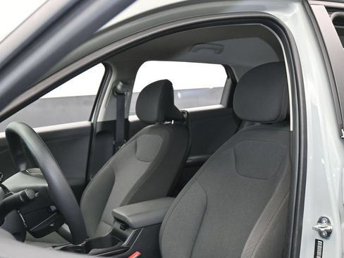 Used 2025 Kia K4 FWD image 10