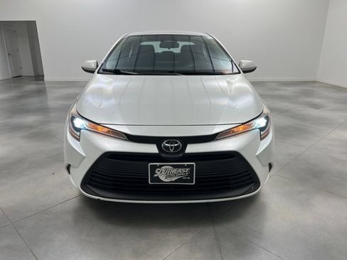 Used 2024 Toyota Corolla LE FWD image 3