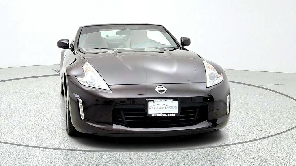 Used 2014 Nissan 370Z Touring w/ Navigation Package RWD image 2