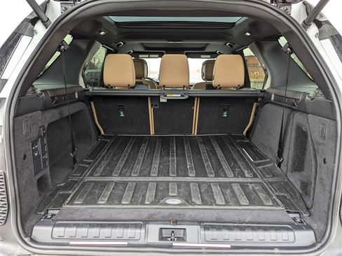 Certified 2024 Land Rover Discovery Dynamic SE image 16