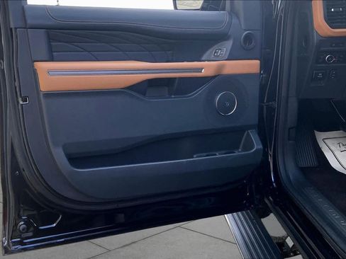 Certified 2023 Ford Expedition Platinum RWD image 22
