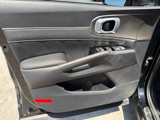 Used 2022 Kia Sorento SX FWD image 17
