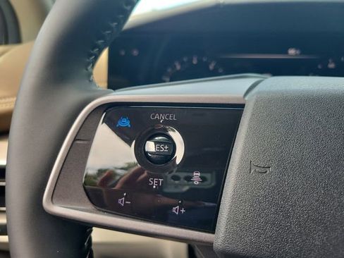 Certified 2025 Nissan Murano Platinum AWD/4WD image 19