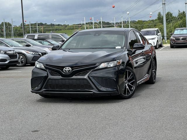 Used 2021 Toyota Camry SE FWD image 1