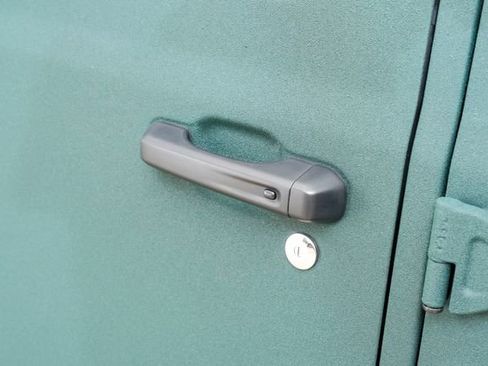 Used 2025 Jeep Wrangler Unlimited Rubicon w/ Technology Group image 61