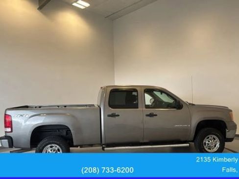 Used 2009 GMC Sierra 2500 SLE w/ Convenience Package image 9