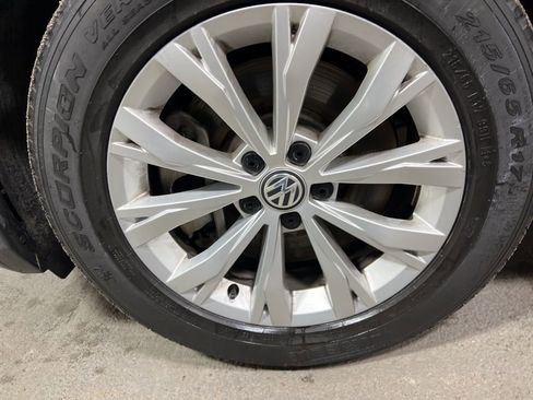 Used 2019 Volkswagen Tiguan SE image 35