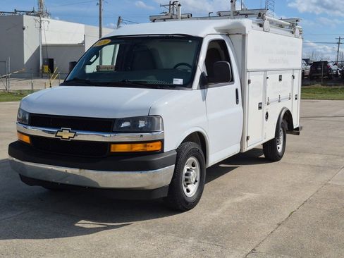 Used 2020 Chevrolet Express 3500 w/ Power Convenience Package image 3