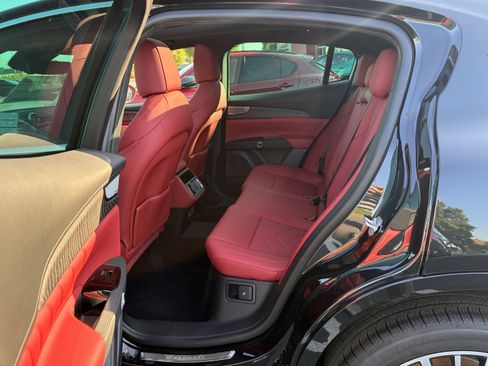 New 2025 Maserati Grecale GT image 31