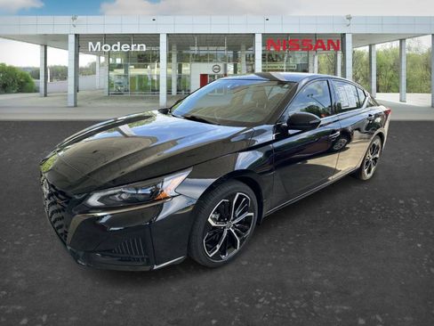 Certified 2023 Nissan Altima 2.5 SR FWD image 1
