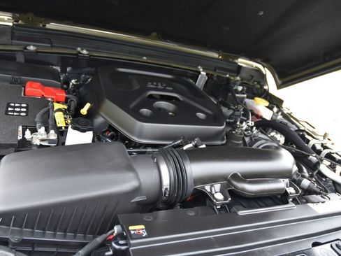 Used 2025 Jeep Wrangler Unlimited Sport AWD/4WD image 38
