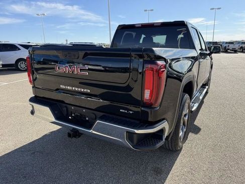 New 2026 GMC Sierra 1500 SLT image 9