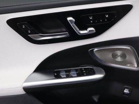 Certified 2026 Mercedes-Benz C 300 Sedan image 25