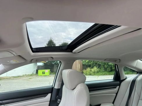 Used 2021 Honda Accord Touring image 29