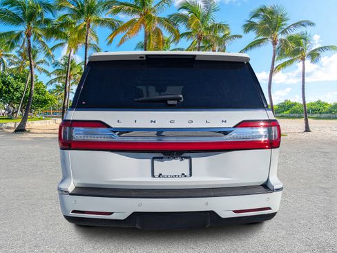 Used 2021 Lincoln Navigator L Reserve AWD/4WD image 4