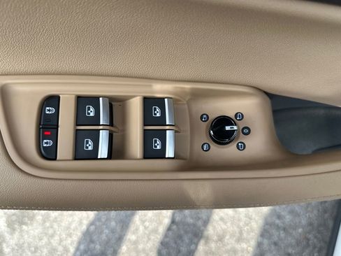 Used 2023 Audi Q8 Premium Plus image 31