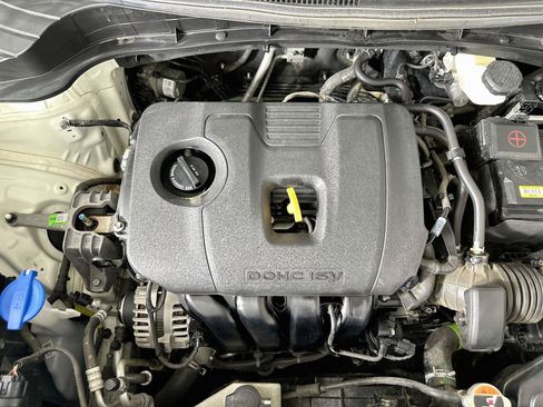 Used 2025 Kia Soul LX w/ LX Technology Package FWD image 31