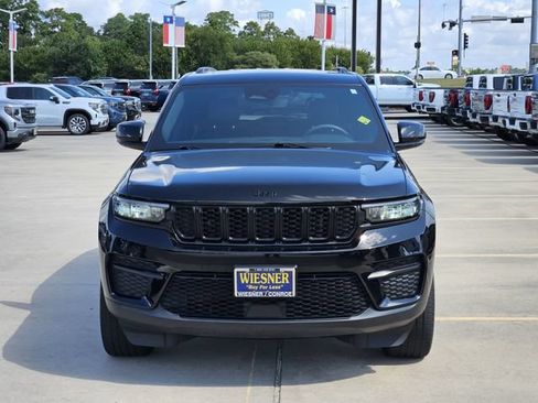 Used 2024 Jeep Grand Cherokee Altitude AWD/4WD image 2