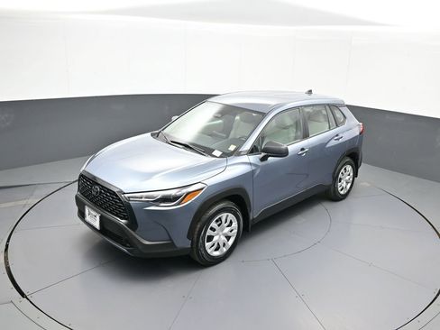 Certified 2024 Toyota Corolla Cross L image 33