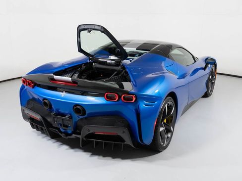 Used 2022 Ferrari SF90 Spider AWD/4WD image 17