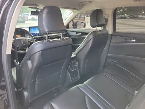 Certified 2022 Lincoln Nautilus FWD w/ Premium Package image 12