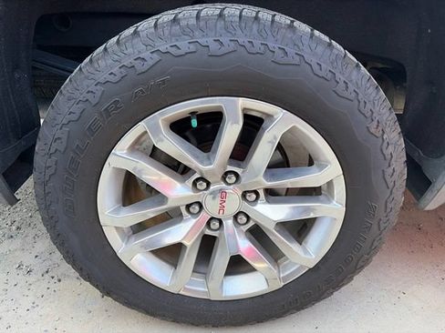 Used 2019 GMC Sierra 1500 SLT w/ SLT Premium Plus Package AWD/4WD image 8