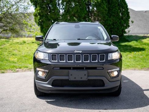 Used 2018 Jeep Compass Latitude AWD/4WD image 2