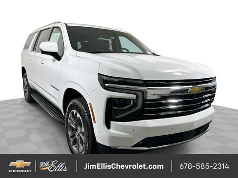 New 2026 Chevrolet Suburban LT w/ Comfort Package image 2