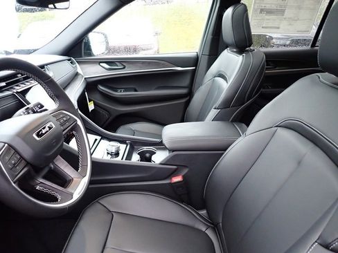 New 2025 Jeep Grand Cherokee Limited w/ MOPAR Finishing Package image 12