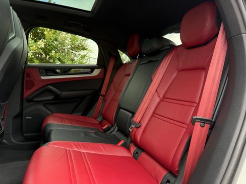 Certified 2024 Porsche Cayenne S AWD/4WD image 30