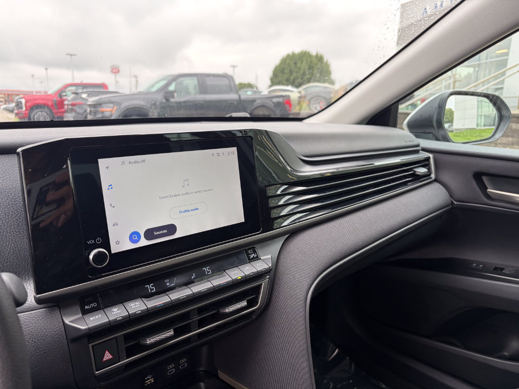 Used 2025 Toyota Camry LE FWD image 18