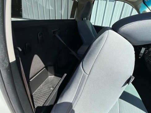 Used 2018 RAM 1500 Express RWD image 23