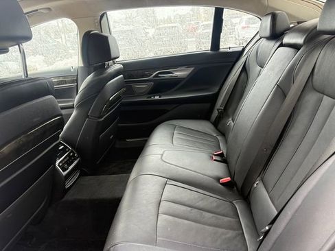 Used 2019 BMW 740i xDrive w/ Executive Package image 3