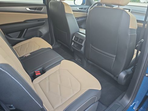 New 2025 Volkswagen Atlas Cross Sport SE image 11