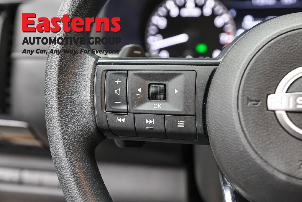 Used 2024 Nissan Pathfinder S AWD/4WD image 16