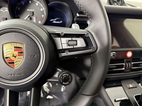 Certified 2026 Porsche Macan Turbo AWD/4WD image 39