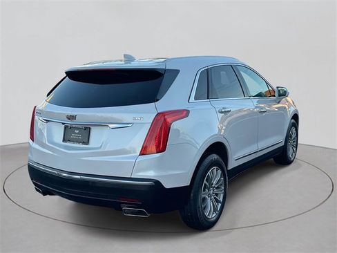 Used 2017 Cadillac XT5 Luxury w/ Driver Awareness Package image 5
