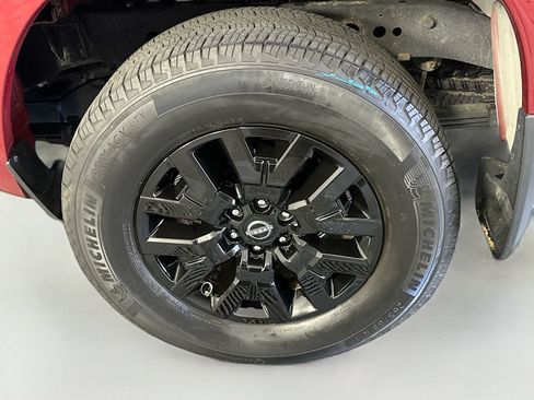 Used 2022 Nissan Frontier SV AWD/4WD image 35