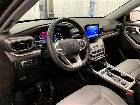 Certified 2021 Ford Explorer XLT w/ Equipment Group 202A image 12