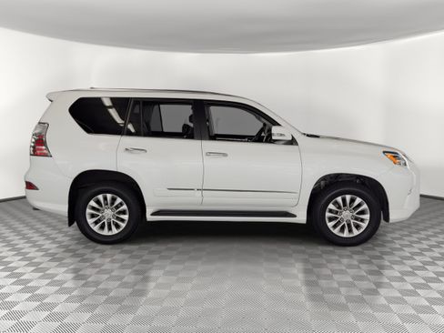 Used 2016 Lexus GX 460 w/ Premium Package AWD/4WD image 8