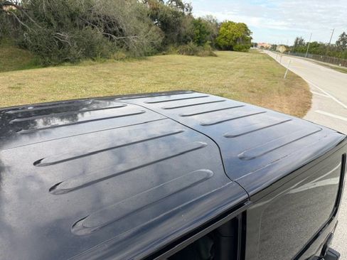 Used 2014 Jeep Wrangler Rubicon w/ Power Convenience Group image 18