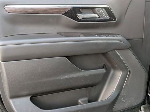 Used 2025 Chevrolet Tahoe Z71 image 13