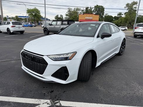 Used 2022 Audi RS 7 Sportback AWD/4WD image 2
