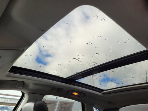 Used 2011 Cadillac SRX Luxury image 13