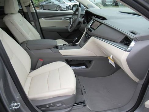 New 2026 Cadillac XT5 Premium Luxury w/ Driver Assist Package FWD image 9