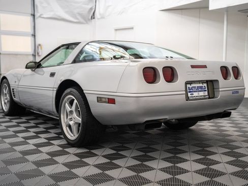 Used 1996 Chevrolet Corvette Coupe RWD image 7